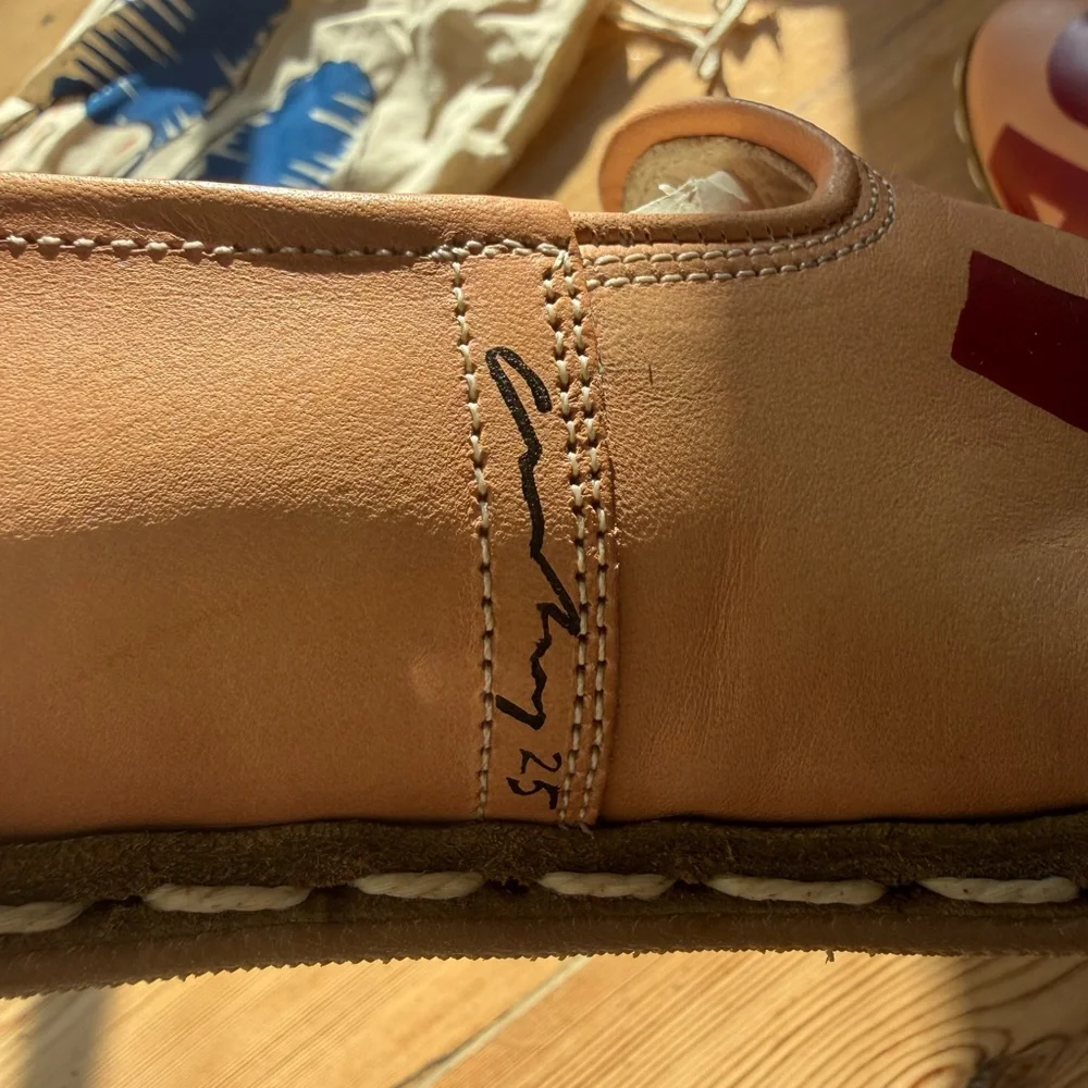 Custom Artist Series Sabah Tan Leather Slippers by Artist Carolyn Macartney - Picture 5 of 10